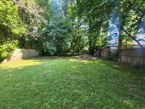 Exterior - 1127 E Pacific St, Springfield, MO 65803 photo 4 of 4