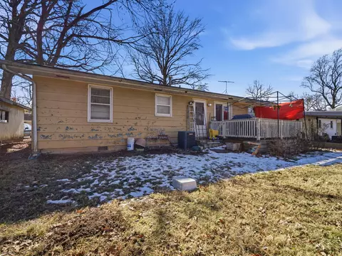 Exterior - 2019 W Webster St, Springfield, MO 65802 photo 3 of 5