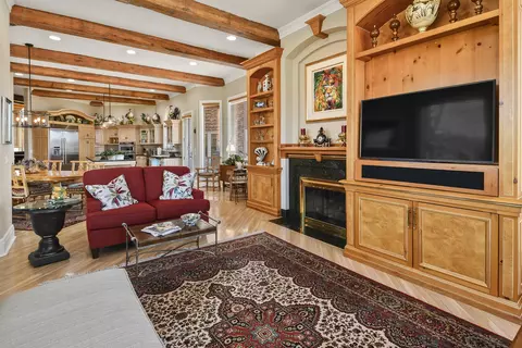Living - 3935 Eaglescliffe Dr, Springfield, MO 65809 photo 6 of 8