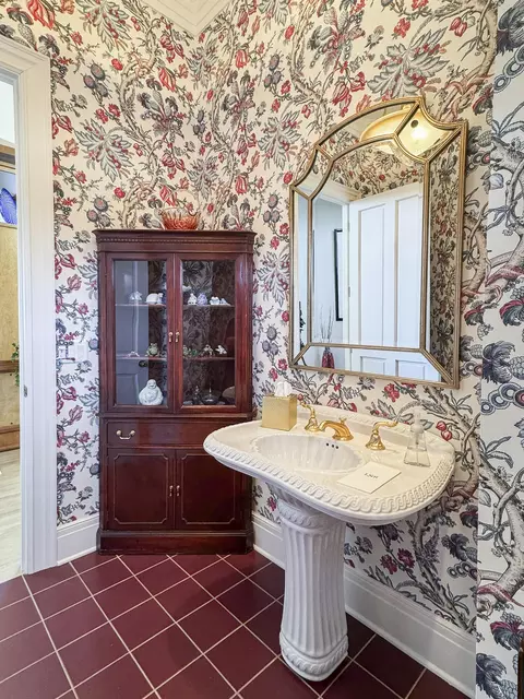 Bath - 3935 Eaglescliffe Dr, Springfield, MO 65809 photo 2 of 12