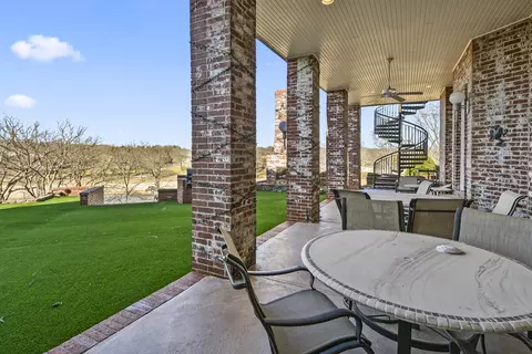 Exterior - 3935 Eaglescliffe Dr, Springfield, MO 65809 photo 2 of 7