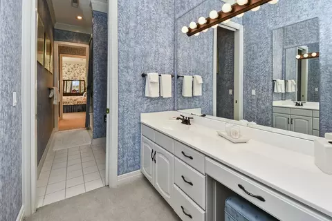 Bath - 3935 Eaglescliffe Dr, Springfield, MO 65809 photo 10 of 12
