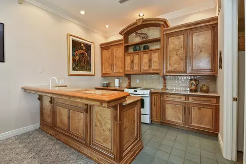 Kitchen - 3935 Eaglescliffe Dr, Springfield, MO 65809 photo 8 of 8