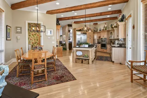 Dining - 3935 Eaglescliffe Dr, Springfield, MO 65809 photo 3 of 4