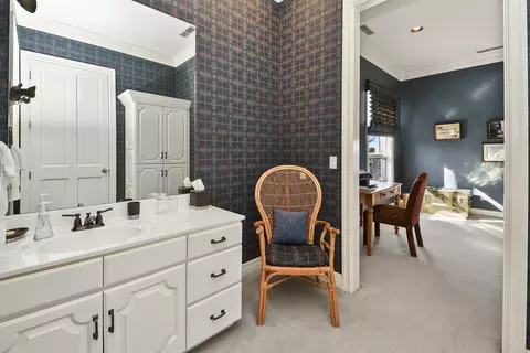 Bath - 3935 Eaglescliffe Dr, Springfield, MO 65809 photo 9 of 12