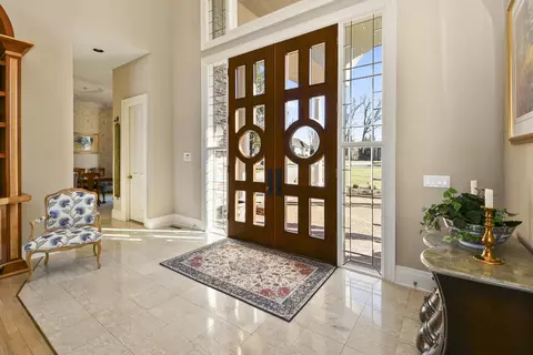 Entry Way - 3935 Eaglescliffe Dr, Springfield, MO 65809 photo 1 of 3