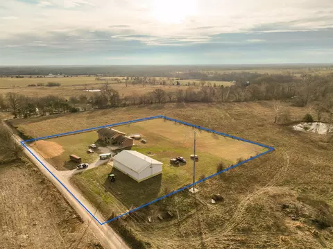 27668 E Katy Track Rd, Walker, MO 64790