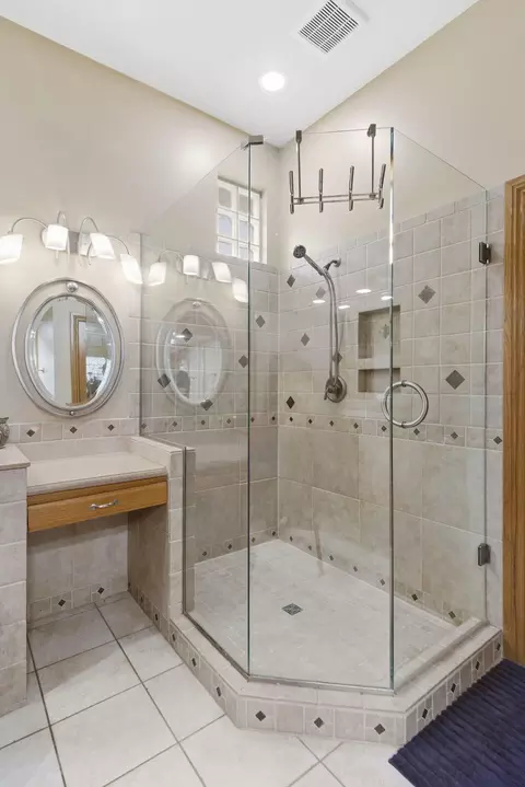 Bath - 366 Stargrass Rd, Ozark, MO 65721 photo 2 of 5