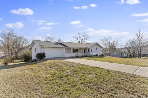 608 N 10th Ave, Ozark, MO 65721 photo 2