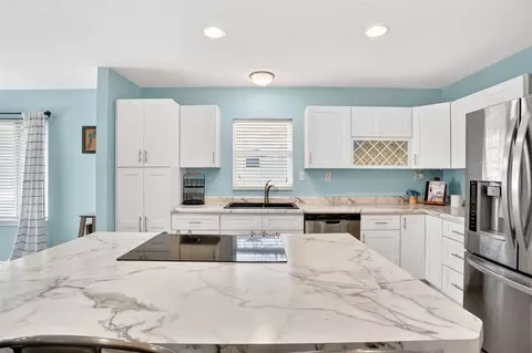 Kitchen - 26103 Silver Rd, Hermitage, MO 65668 photo 2 of 3