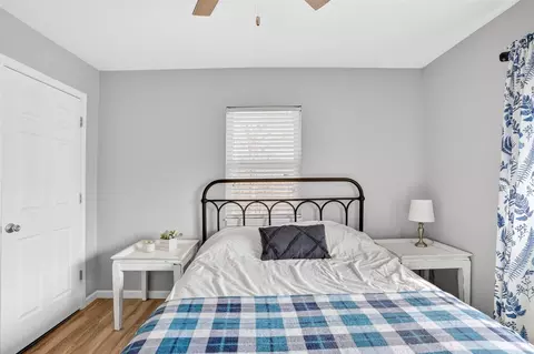 Bedroom - 26103 Silver Rd, Hermitage, MO 65668 photo 5 of 10