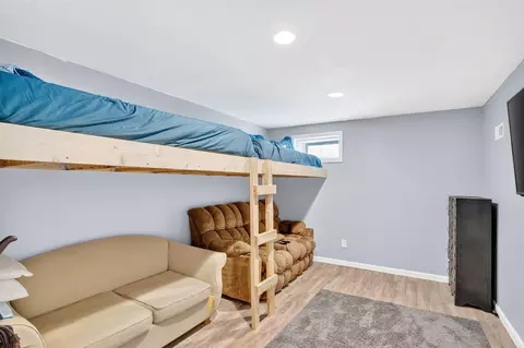 Bedroom - 26103 Silver Rd, Hermitage, MO 65668 photo 9 of 10