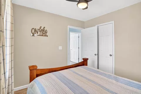 Bedroom - 26103 Silver Rd, Hermitage, MO 65668 photo 8 of 10