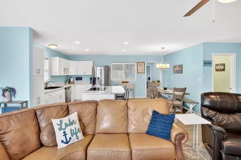Living - 26103 Silver Rd, Hermitage, MO 65668 photo 6 of 6
