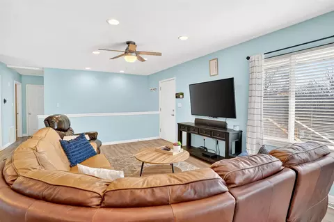 Living - 26103 Silver Rd, Hermitage, MO 65668 photo 4 of 6