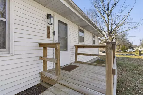 504 E Burford St, Marshfield, MO 65706 photo 3