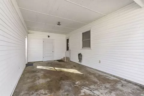 504 E Burford St, Marshfield, MO 65706 photo 4