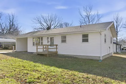 504 E Burford St, Marshfield, MO 65706 photo 2