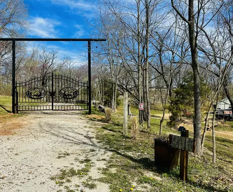 1433 E Warren Ave, Ozark, MO 65721
