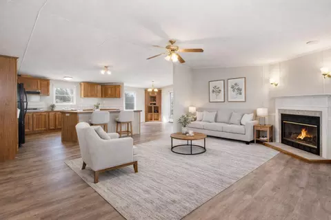 2571 State Route U, Willow Springs, MO 65793