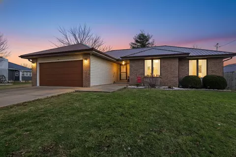 522 S Division St, Seymour, MO 65746