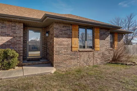 2002 S 11th Ave, Ozark, MO 65721 photo 5
