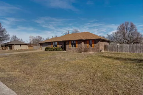 2002 S 11th Ave, Ozark, MO 65721 photo 4