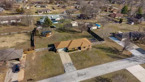 2002 S 11th Ave, Ozark, MO 65721 photo 2