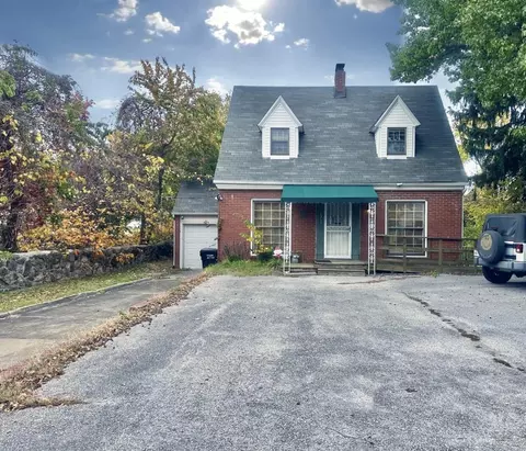 Exterior - 1737 E Walnut St, Springfield, MO 65802 photo 2 of 14