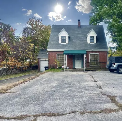 Exterior - 1737 E Walnut St, Springfield, MO 65802 photo 3 of 14