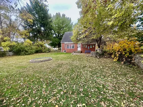 Exterior - 1737 E Walnut St, Springfield, MO 65802 photo 13 of 14