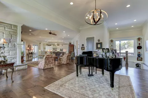 Living - 310 Cedar Bend Rd, Shell Knob, MO 65747 photo 1 of 4