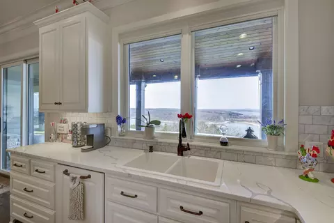 Kitchen - 310 Cedar Bend Rd, Shell Knob, MO 65747 photo 5 of 6