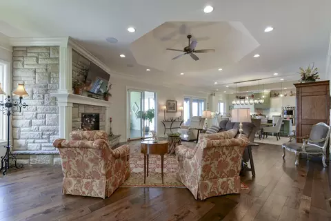 Living - 310 Cedar Bend Rd, Shell Knob, MO 65747 photo 2 of 4