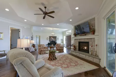 Living - 310 Cedar Bend Rd, Shell Knob, MO 65747 photo 3 of 4