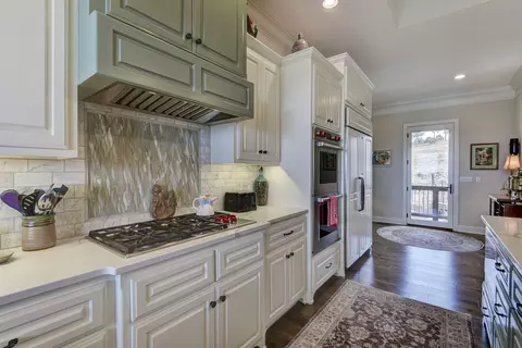 Kitchen - 310 Cedar Bend Rd, Shell Knob, MO 65747 photo 6 of 6