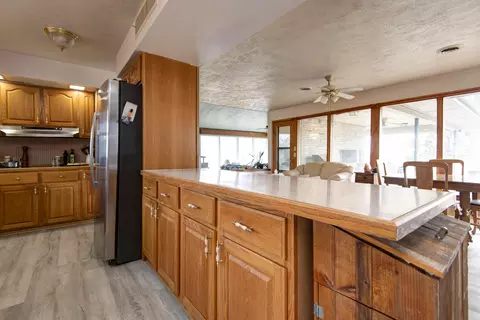 Kitchen - 2130 Elbow Rd, Protem, MO 65733 photo 4 of 5