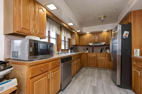 Kitchen - 2130 Elbow Rd, Protem, MO 65733 photo 2 of 5