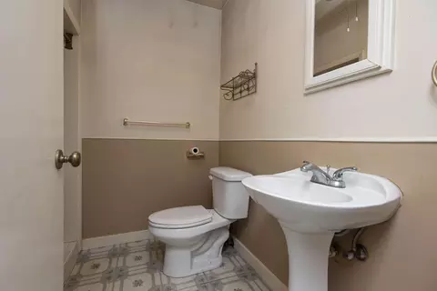 Bath - 2130 Elbow Rd, Protem, MO 65733 photo 3 of 3