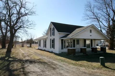 314 E Jackson St, Marshfield, MO 65706