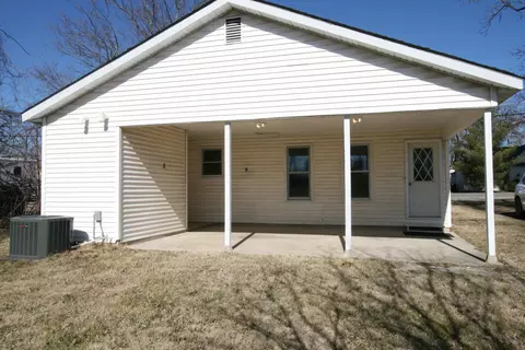 Exterior - 314 E Jackson St, Marshfield, MO 65706 photo 3 of 4