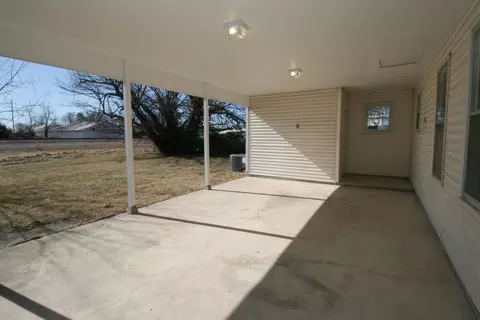 Exterior - 314 E Jackson St, Marshfield, MO 65706 photo 2 of 4