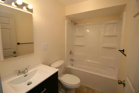 Bath - 314 E Jackson St, Marshfield, MO 65706 photo 1 of 1