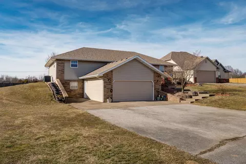 315 W Rainey St, Ozark, MO 65721 photo 2