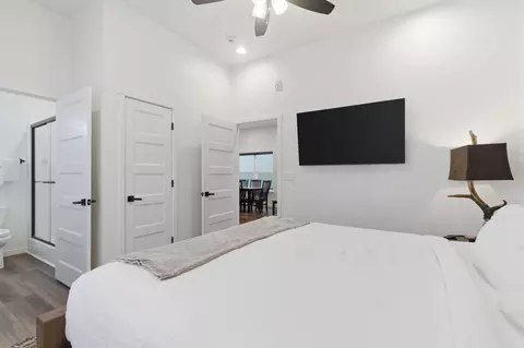 Bedroom - 395 Majestic Dr, Branson, MO 65616 photo 2 of 8