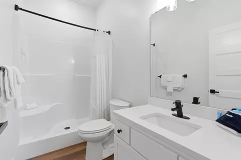 Bath - 395 Majestic Dr, Branson, MO 65616 photo 6 of 6