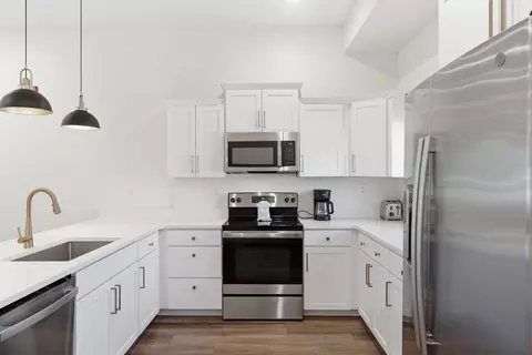 Kitchen - 395 Majestic Dr, Branson, MO 65616 photo 4 of 4