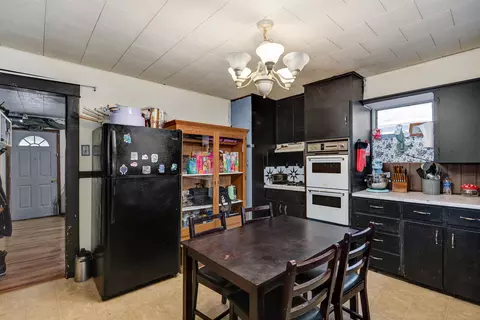 Kitchen - 1634 W Lee St, Springfield, MO 65803 photo 2 of 3