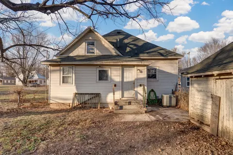 Exterior - 1634 W Lee St, Springfield, MO 65803 photo 4 of 5