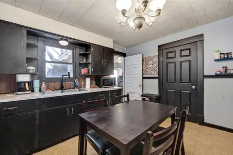 Kitchen - 1634 W Lee St, Springfield, MO 65803 photo 3 of 3